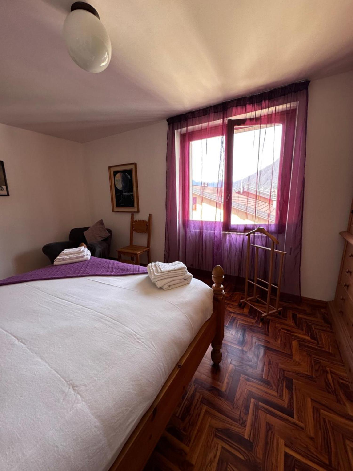 Ampio Appartamento Con Vista “Casa Magro” 티라노 외부 사진