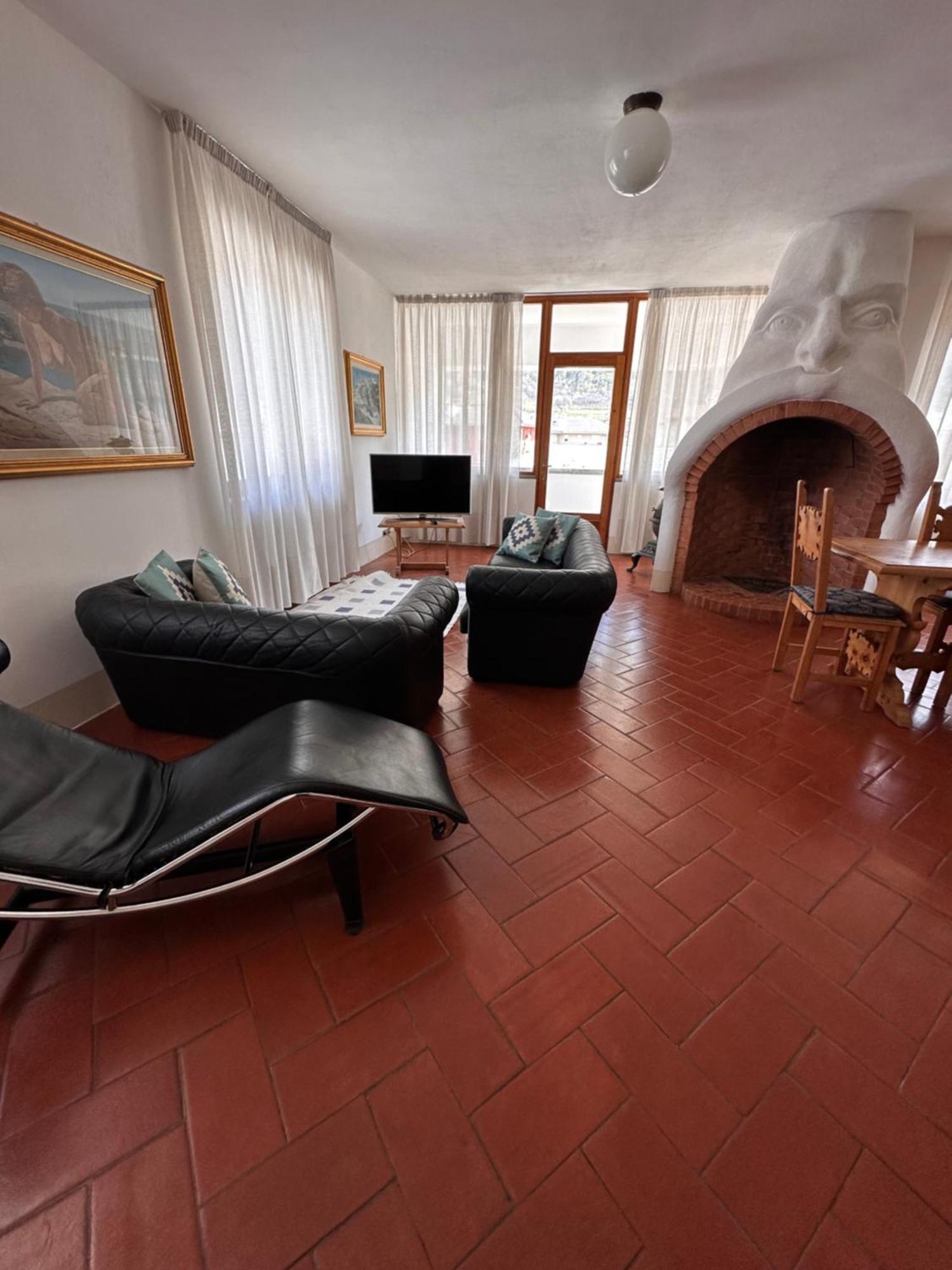 Ampio Appartamento Con Vista “Casa Magro” 티라노 외부 사진